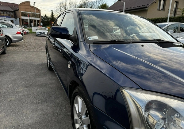 Toyota Avensis cena 13500 przebieg: 190000, rok produkcji 2003 z Sępopol małe 211